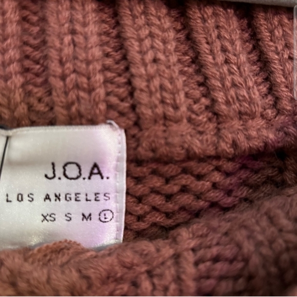 JOA Las Angeles Sweater - Picture 4 of 4